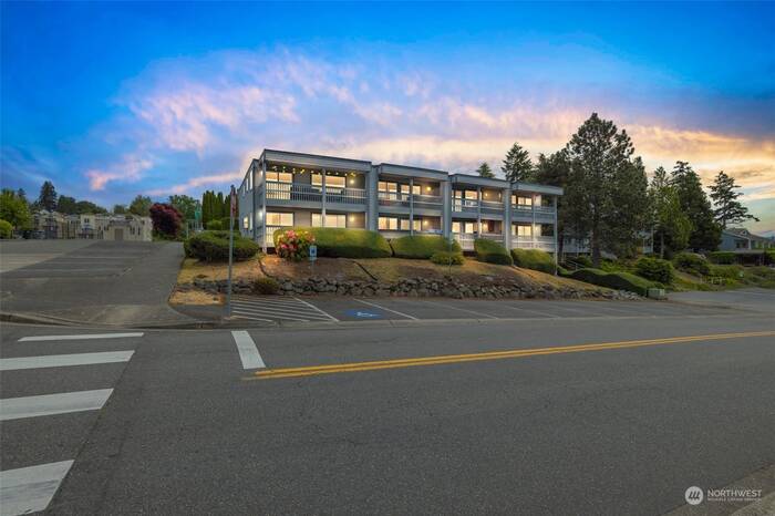 Lead image for 1614 Commercial Street #5 Steilacoom