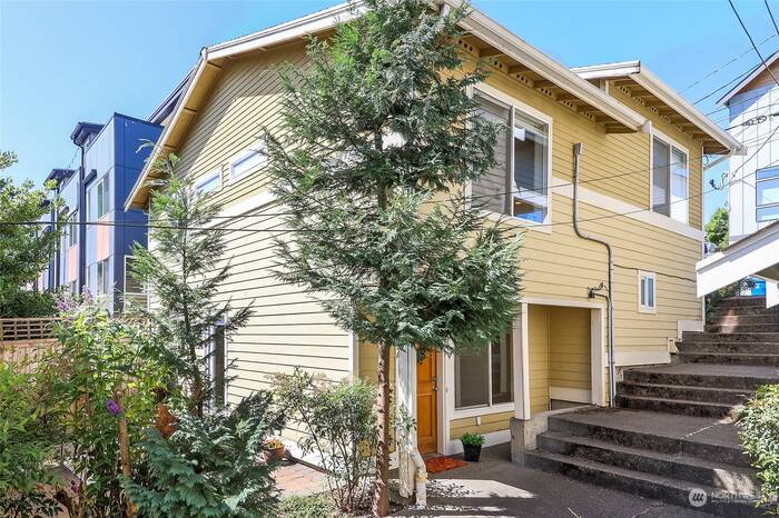 Lead image for 5909 40th Avenue SW #A Seattle