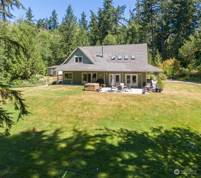 Lead image for 10602 SW Cove Road Vashon