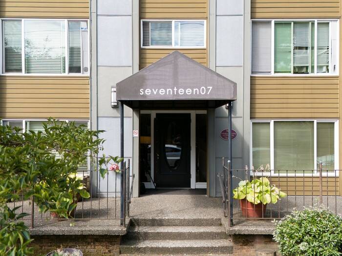 Lead image for 1707 Boylston Avenue #209 Seattle