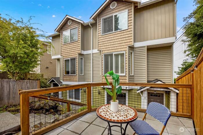 Lead image for 6514 42 Avenue SW #A Seattle