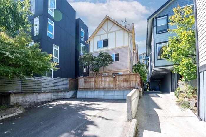 Lead image for 1812 23rd Avenue #A Seattle