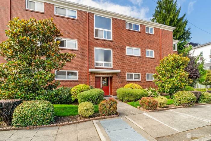 Lead image for 4405 SW Alaska Street #307 Seattle