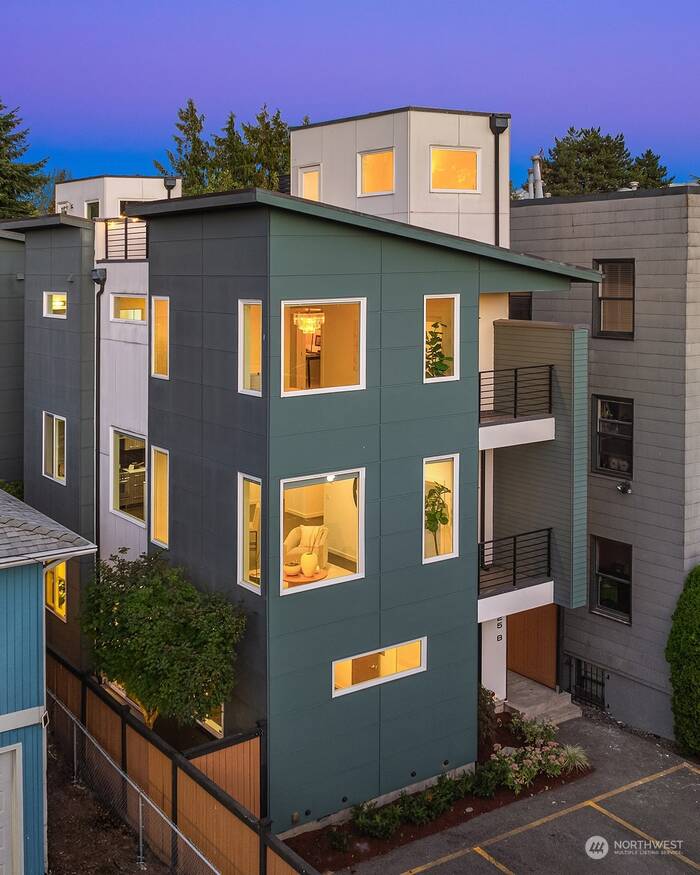 Lead image for 725 17th Avenue #B Seattle