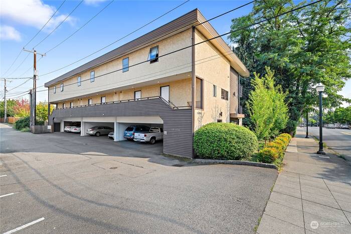 Lead image for 15314 4th Avenue SW #5 Burien