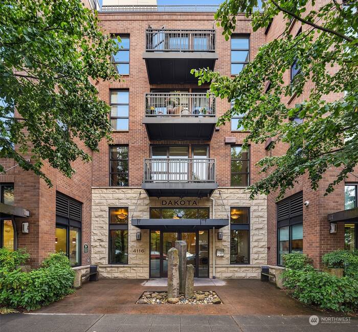 Lead image for 4116 California Avenue SW #201 Seattle