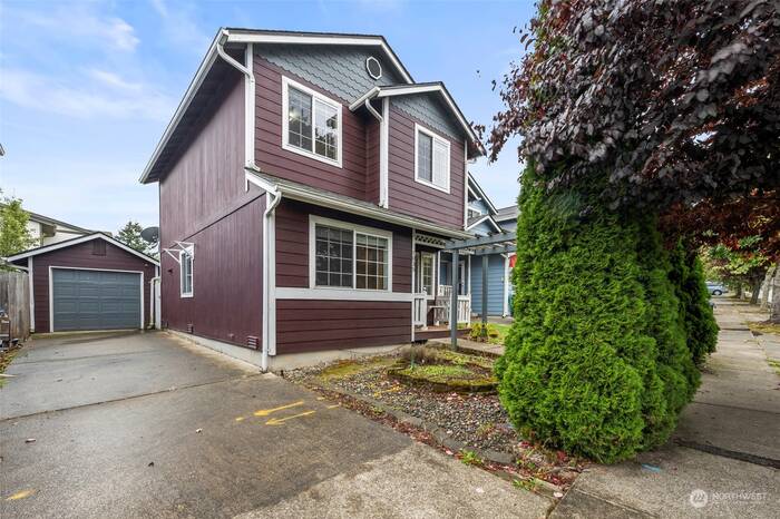 Lead image for 1035 E Broad Street Bremerton