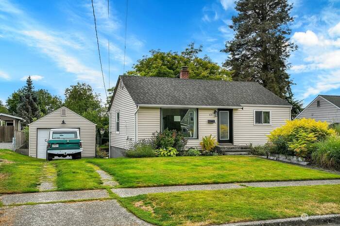 Lead image for 631 SW 136th Place Burien