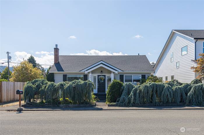 Lead image for 261 W Spruce Street Sequim