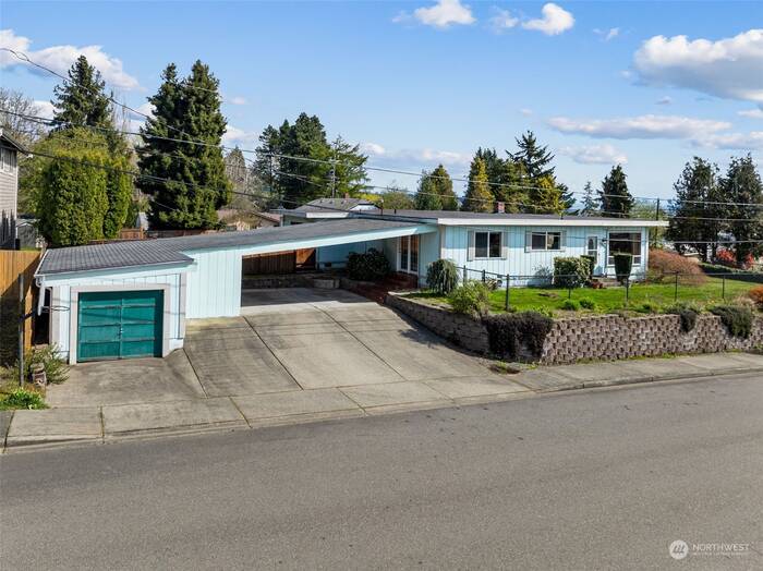 Lead image for 1009 Browns Point Blvd Boulevard NE Tacoma