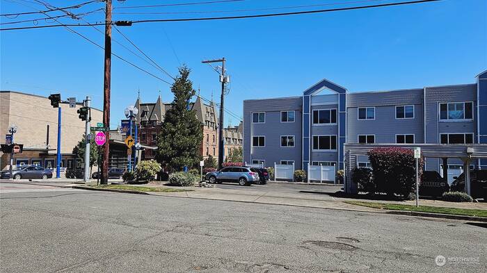 Lead image for 25 N Broadway #208 Tacoma