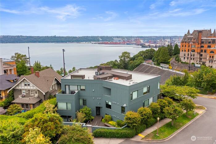 Lead image for 302 N Stadium Way #202 Tacoma