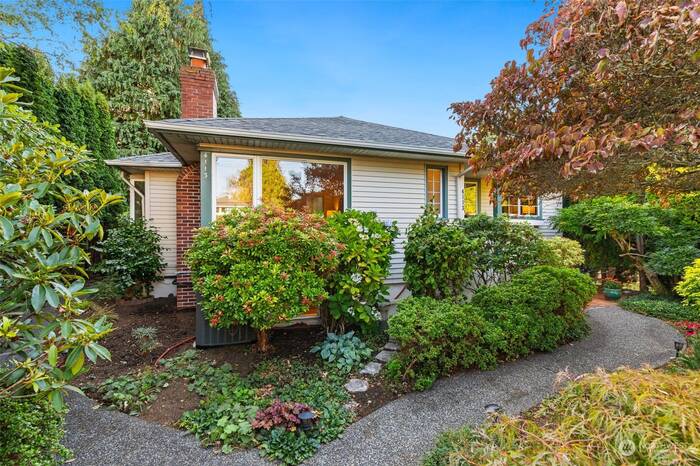 Lead image for 4113 54th Avenue SW Seattle