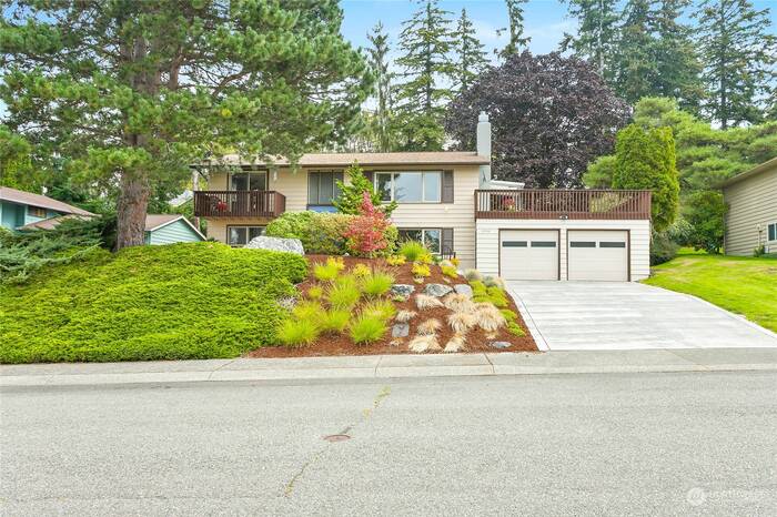 Lead image for 2048 Niagara Drive Bellingham